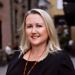 Ms Jacquie Hoyes